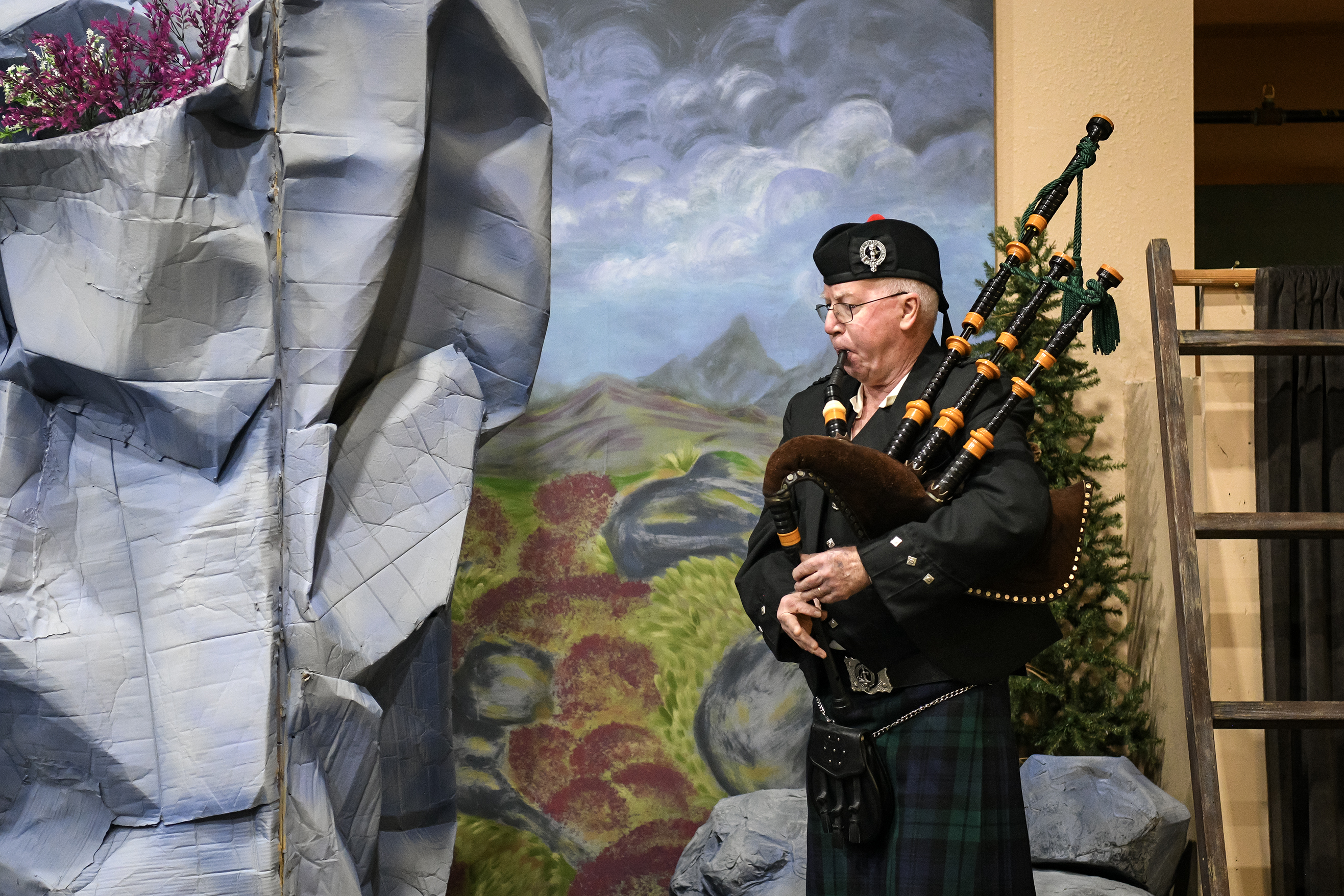 John Egelhof to offer beginner bagpipe meetings - Vimarsana News